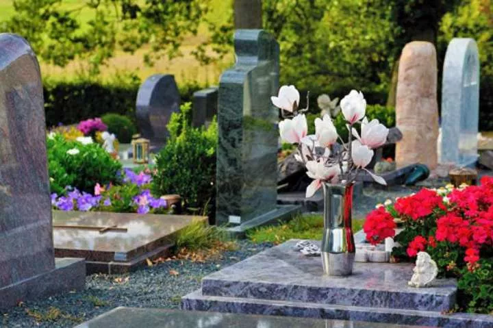 Online reservation of a place at Dnipro cemeteries: how much it costs and how the service works
