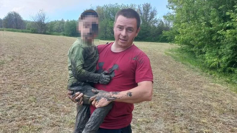 Чотирирічний хлопчик застряг у болоті на Одещині: його шукали поліція, військові та жителі села