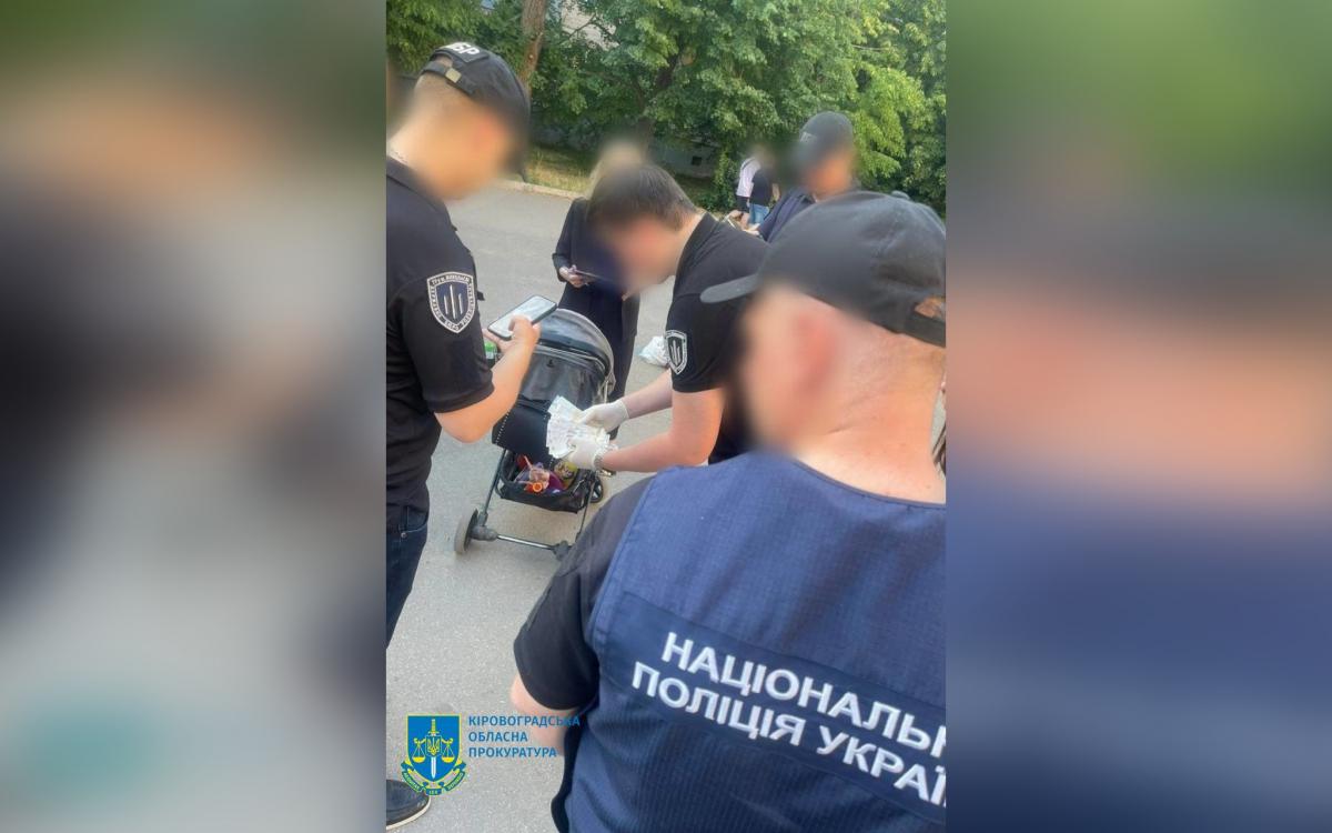 Head of tax service department detained in Kirovohrad region for taking UAH 90,000 bribe