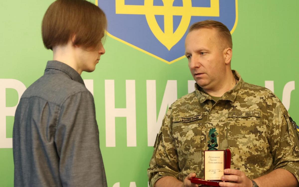 Order presented to son of fallen soldier, major in Vinnytsia