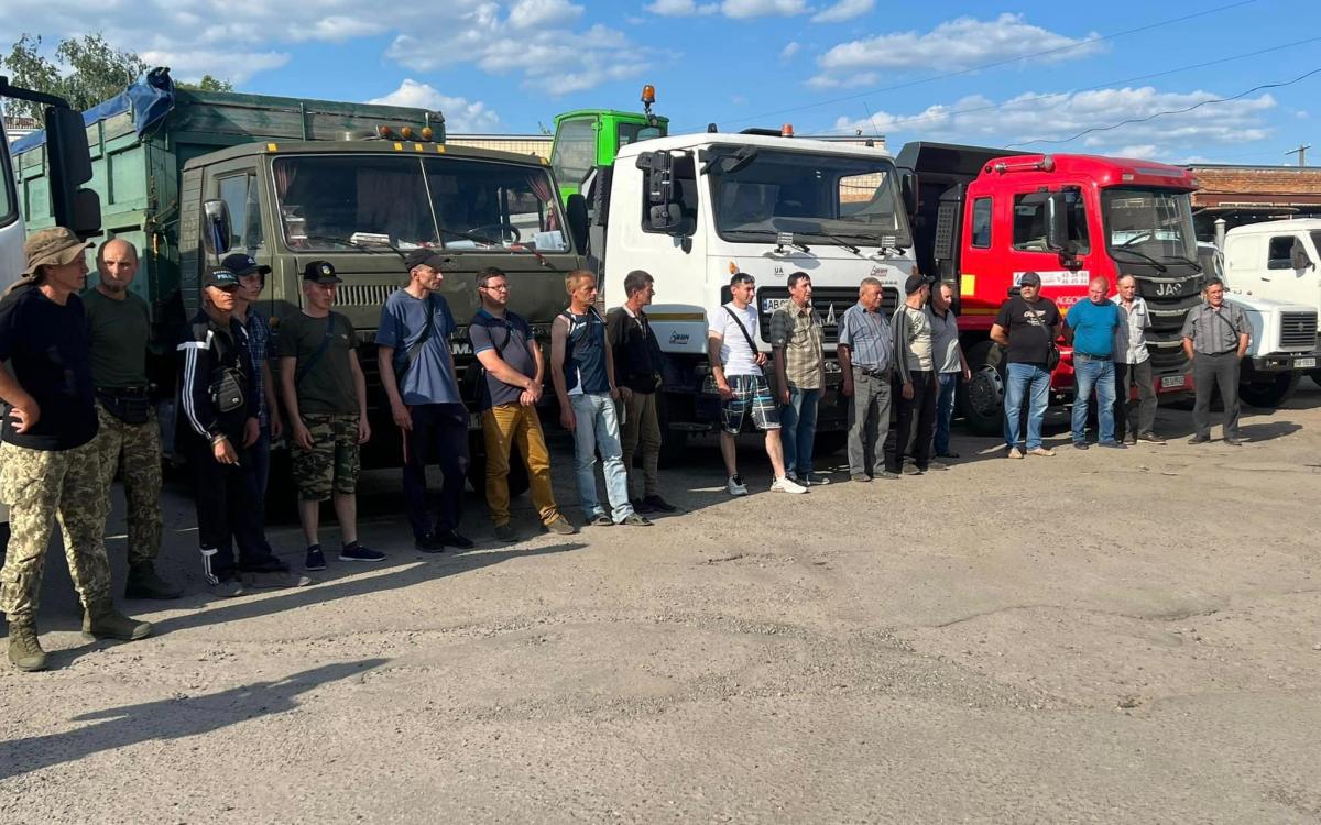 From Vinnytsia to A technician and workers were sent to Kherson to eliminate the consequences of flooding