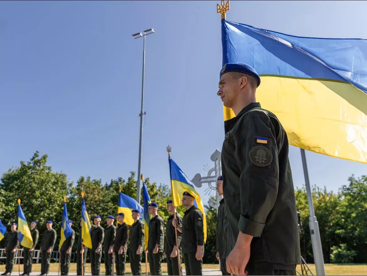 Великий Прапор України підняли на Замковій горі Вінниці