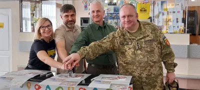 У Кропивницькому погасили поштову марку «Зброя Перемоги. Світ з Україною»